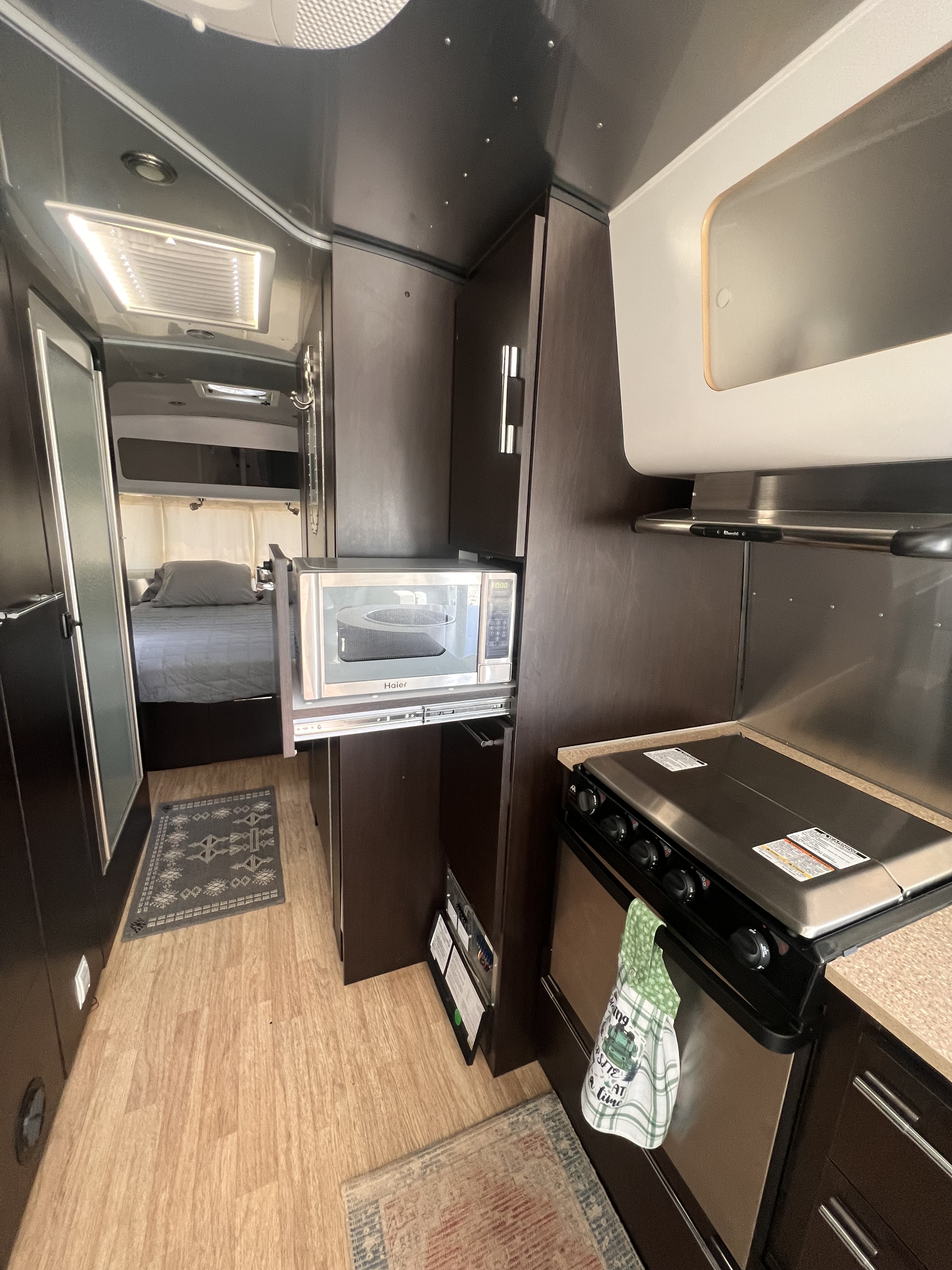2012 Airstream INTERNATIONAL SIGNATURE 27FB in declo ID