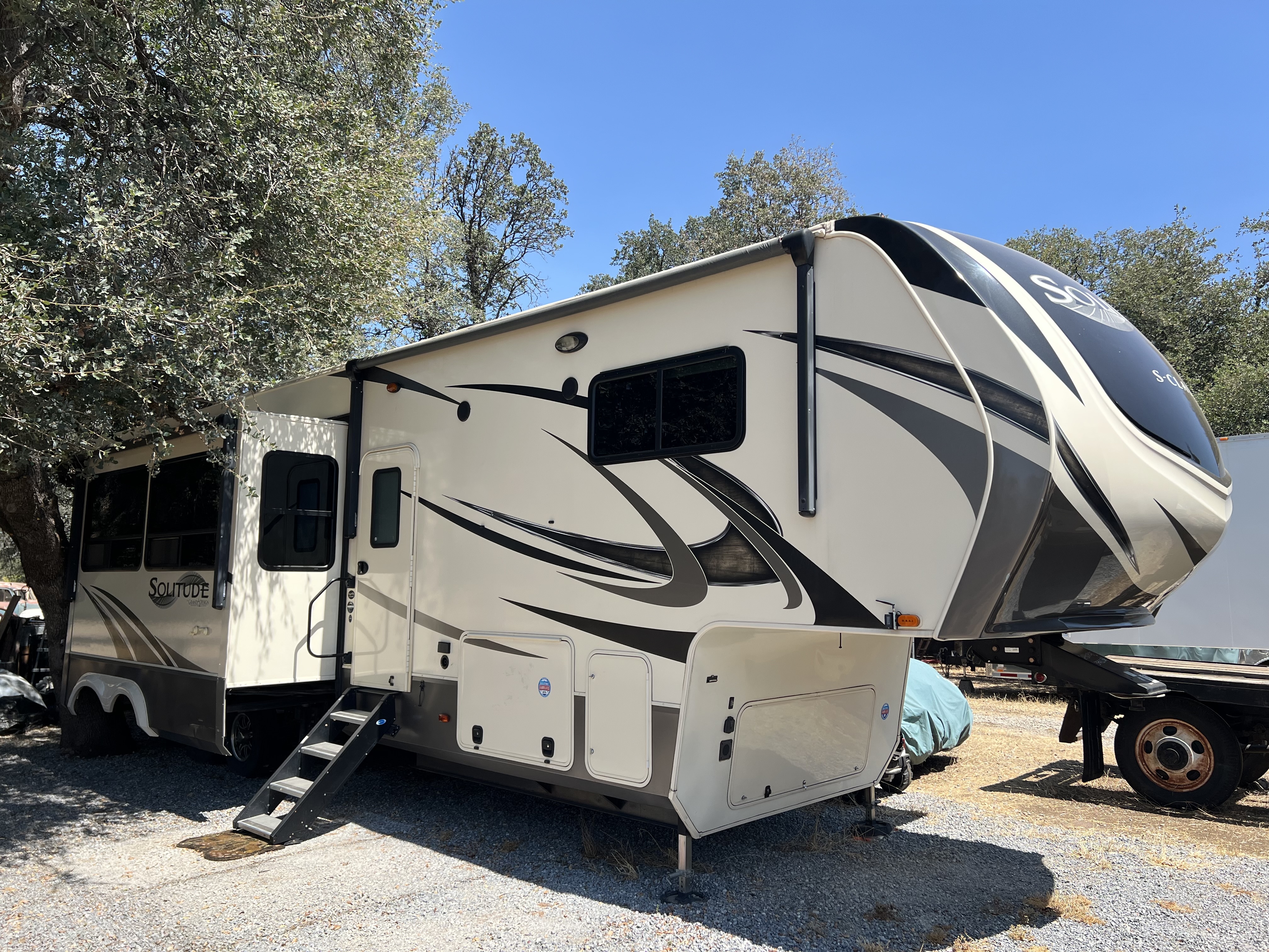 2019 Grand Design SOLITUDE S-CLASS 3740BH in redding CA