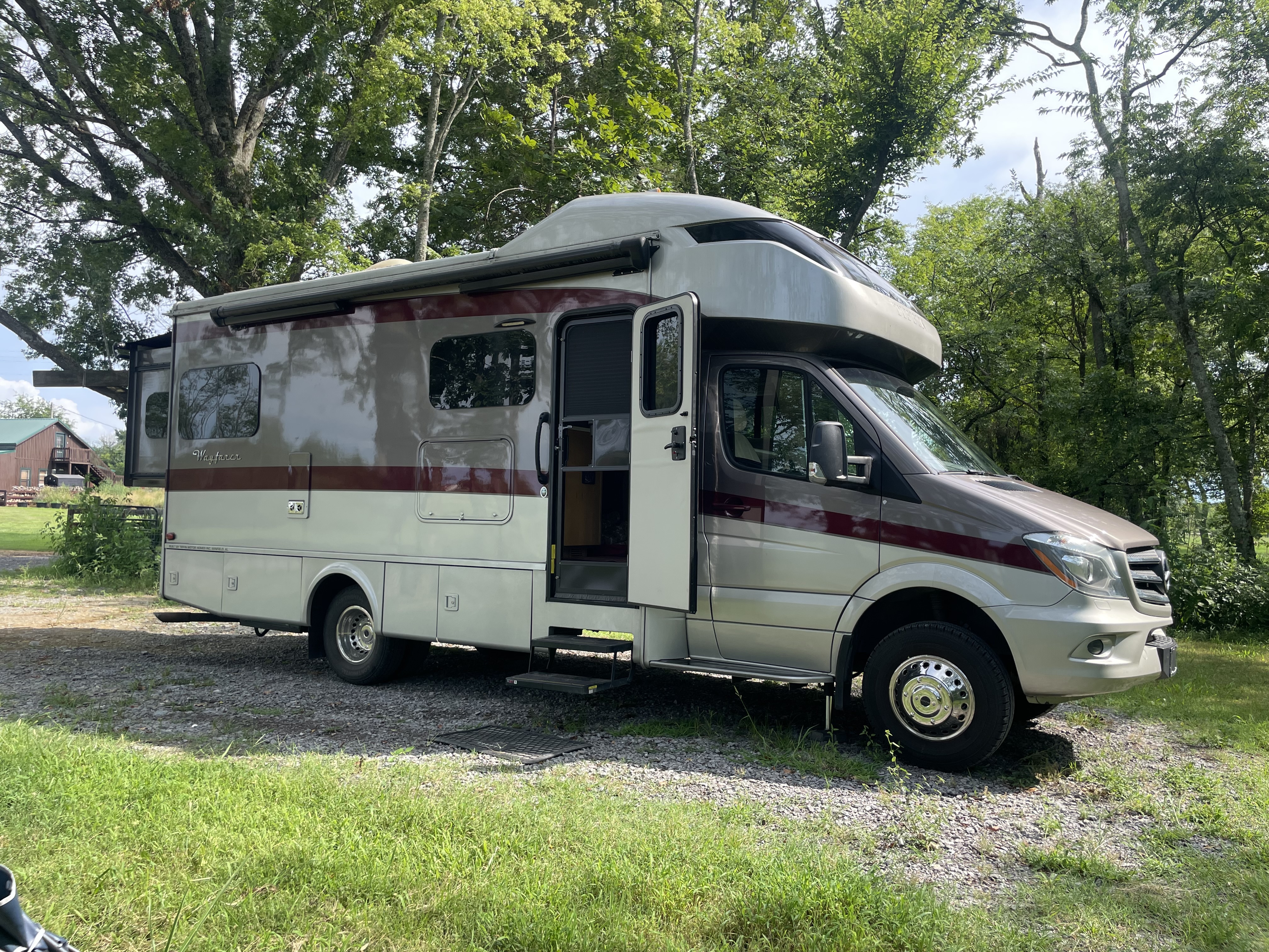 2019 Tiffin Motorhomes WAYFARER 24 BW RV