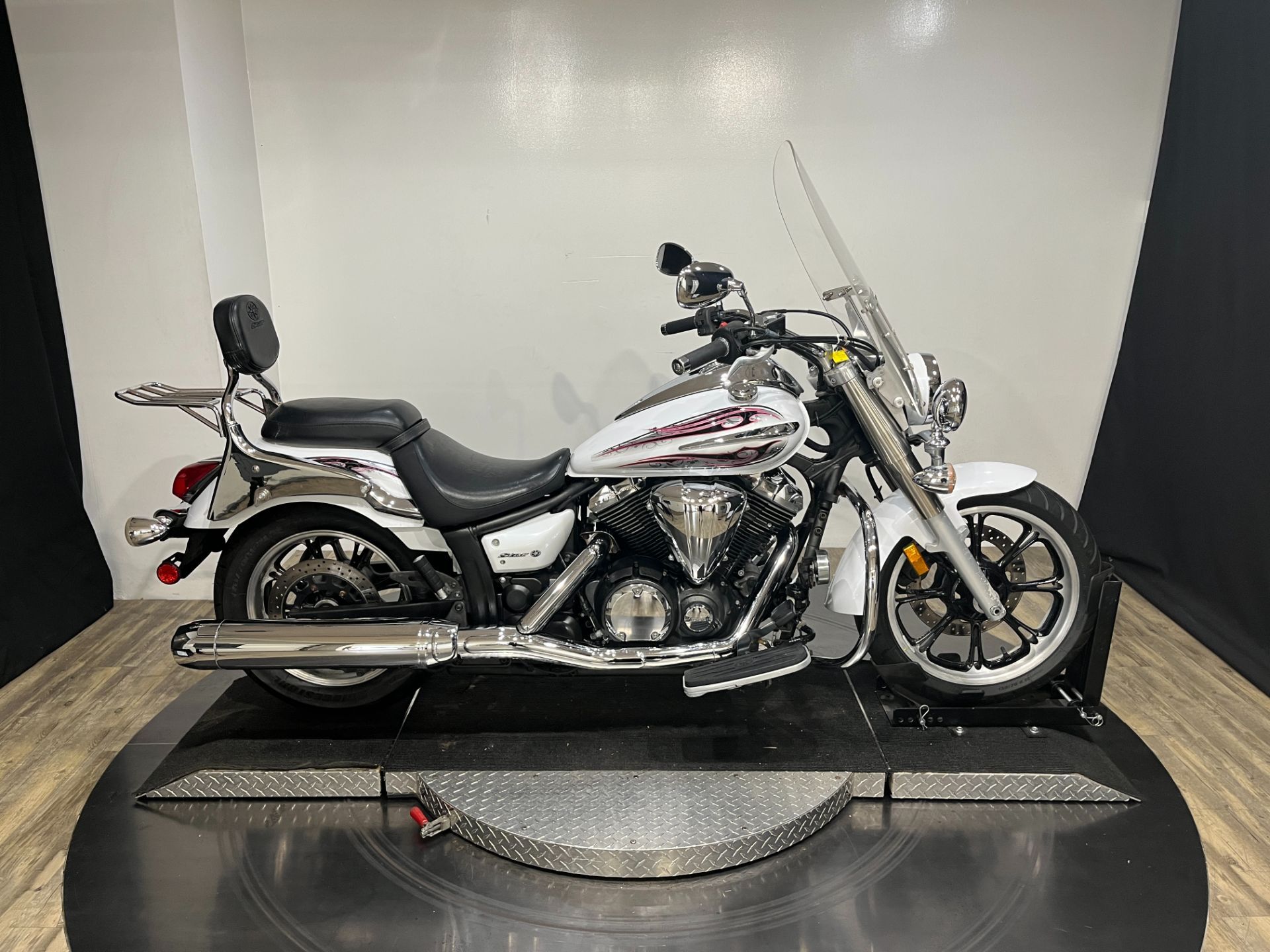 2010 Yamaha V Star 950 BASE in Wauconda, IL