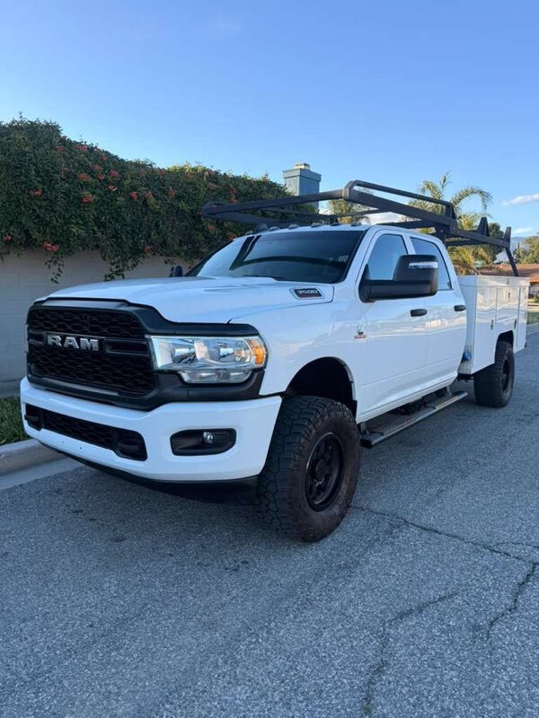2024 RAM 3500 SLT in Fontana, CA
