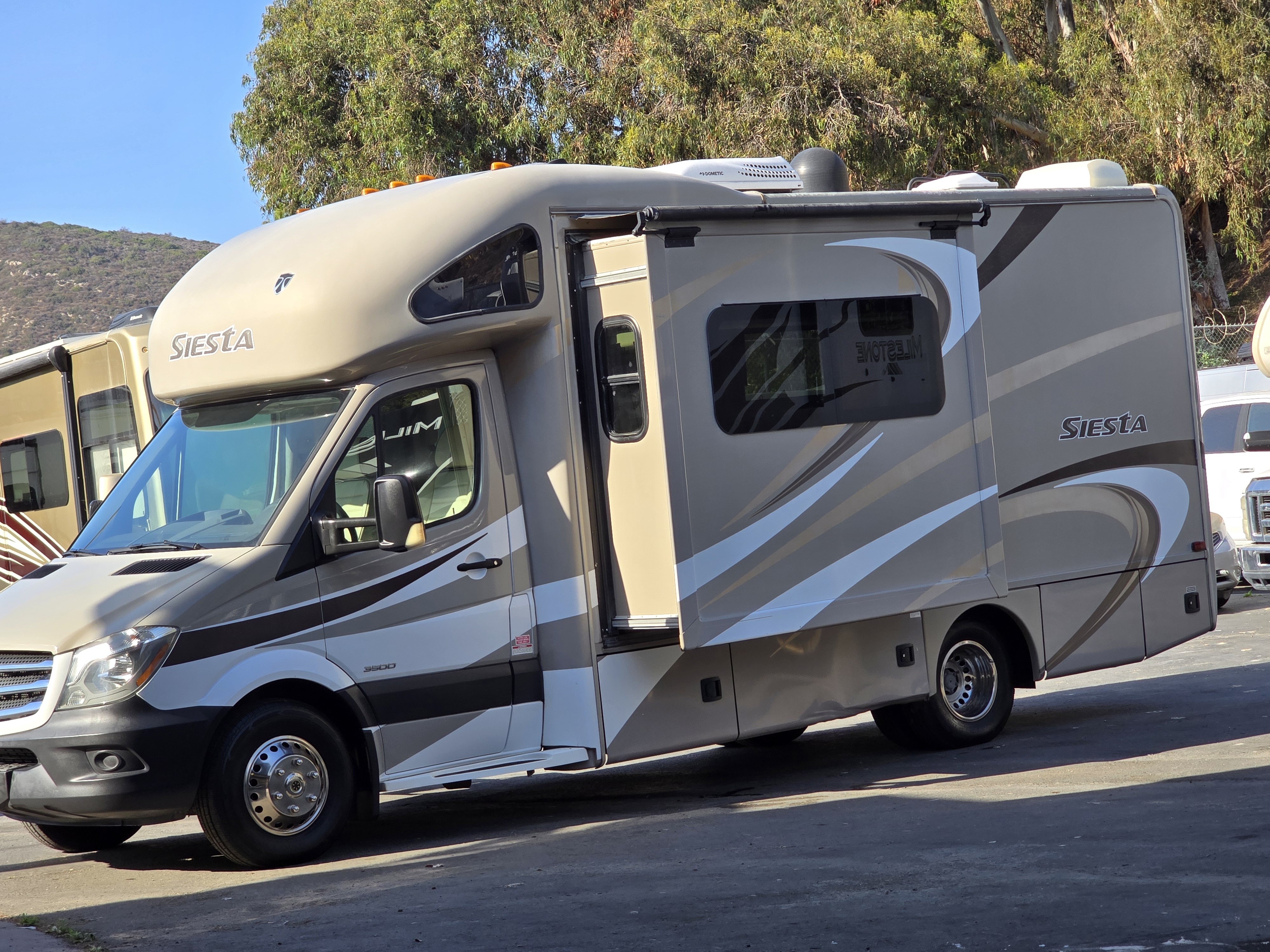 2016 Thor Motor Coach SIESTA 24SA in laguna beach CA