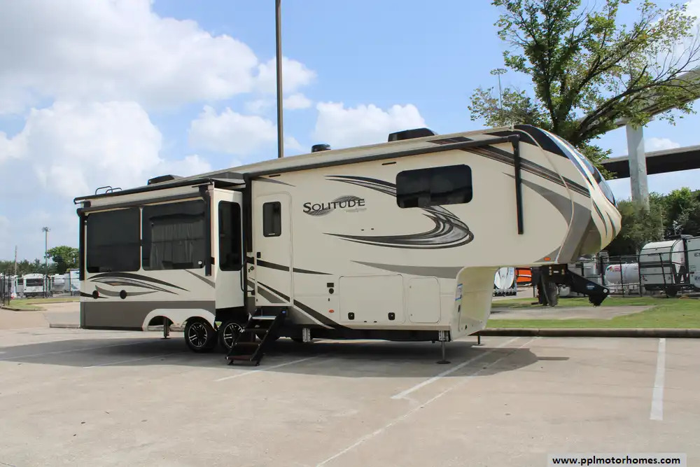 2021 Grand Design Solitude 310GK-R in houston TX
