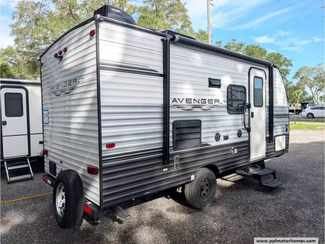 A photo of this 2020 Primetime Avenger 21RB