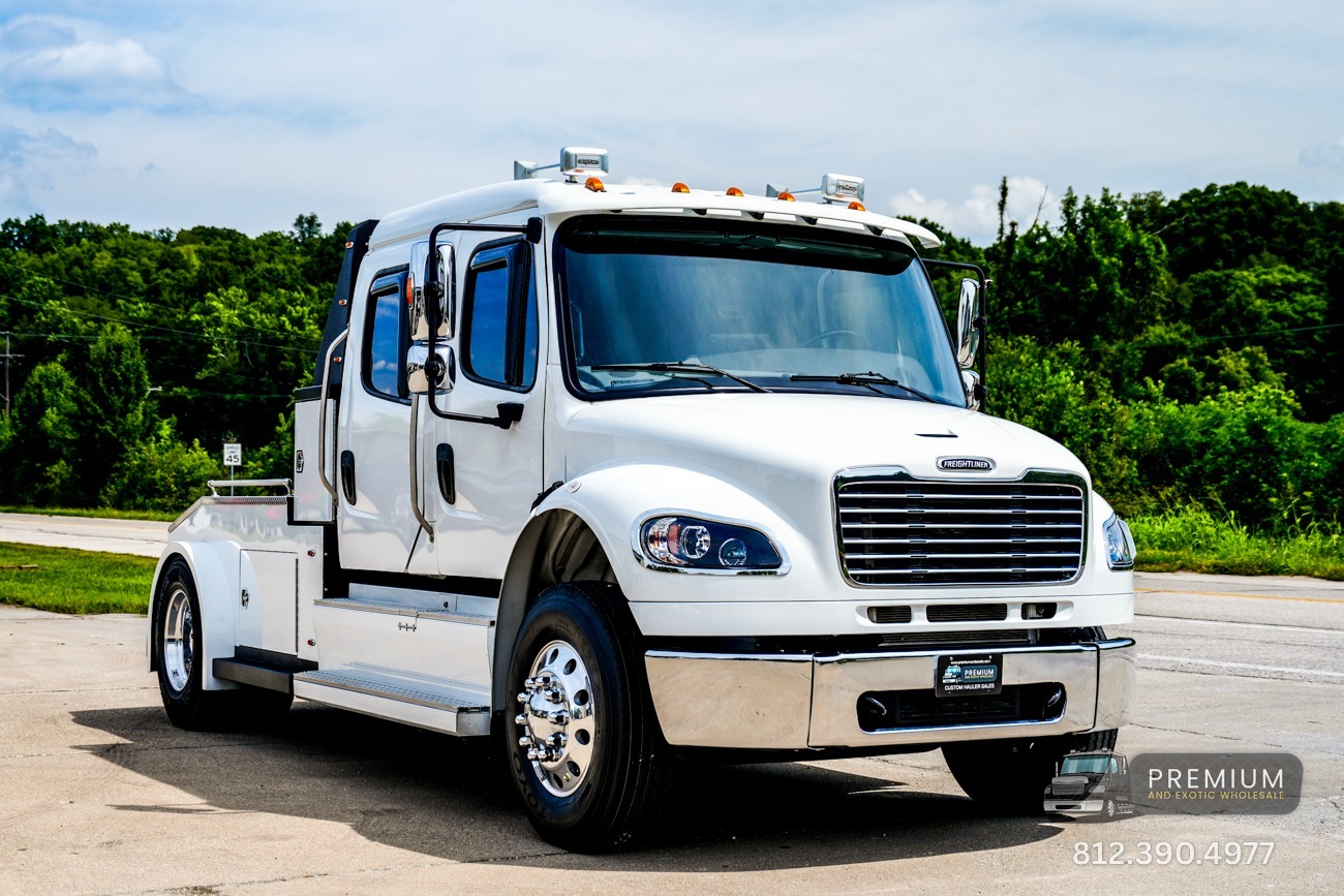2023 FREIGHTLINER BUSINESS CLASS M2 in Bloomington, IN
