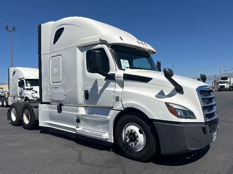 2020 FREIGHTLINER CASCADIA 126 in Phoenix, AZ