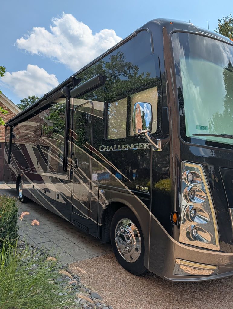 2022 Thor Motor Coach Challenger 35MQ in poquoson VA