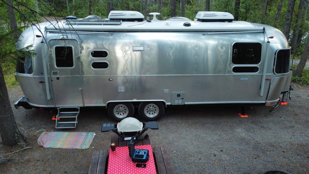 2022 Airstream Globetrotter 27FB in troy OH