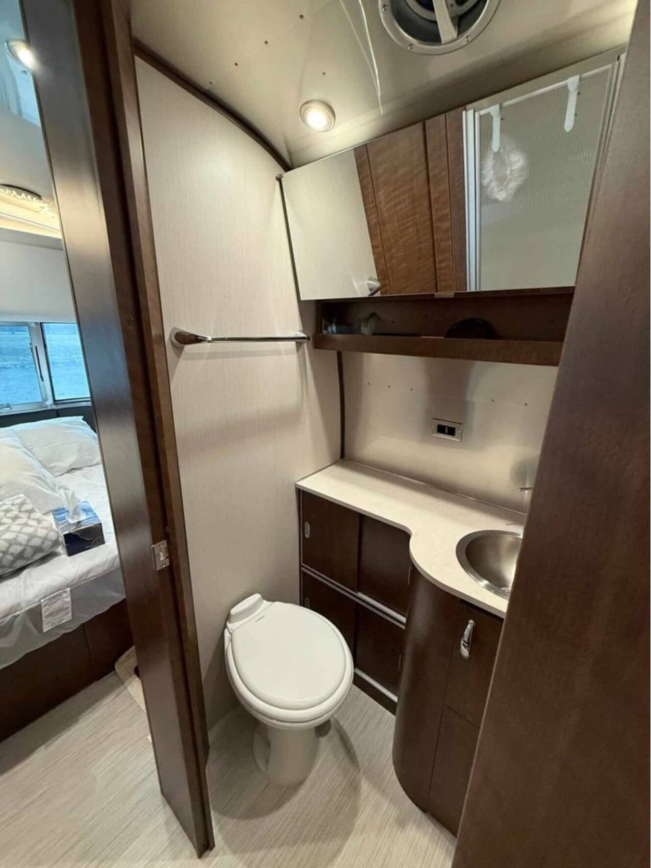 A photo of this 2022 Airstream Globetrotter 27FB