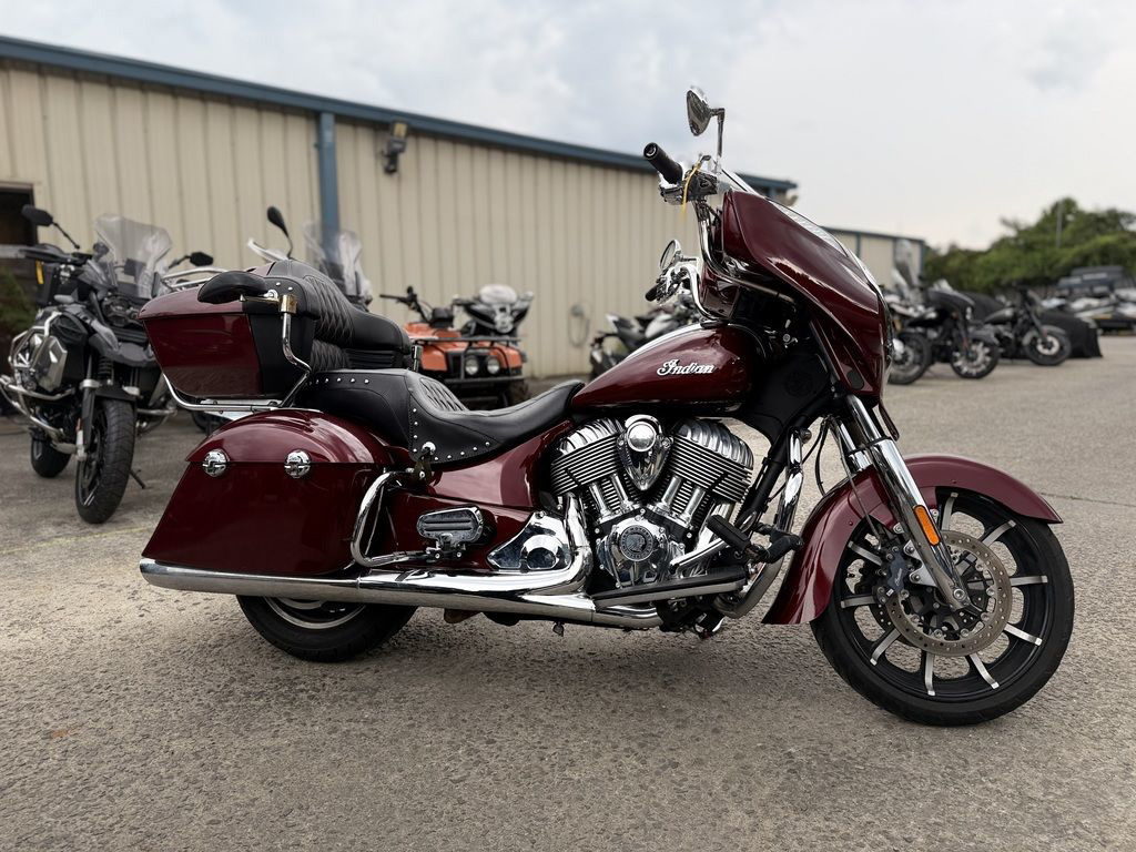2017 Indian Roadmaster Burgundy Metallic BASE in Huntsville, AL