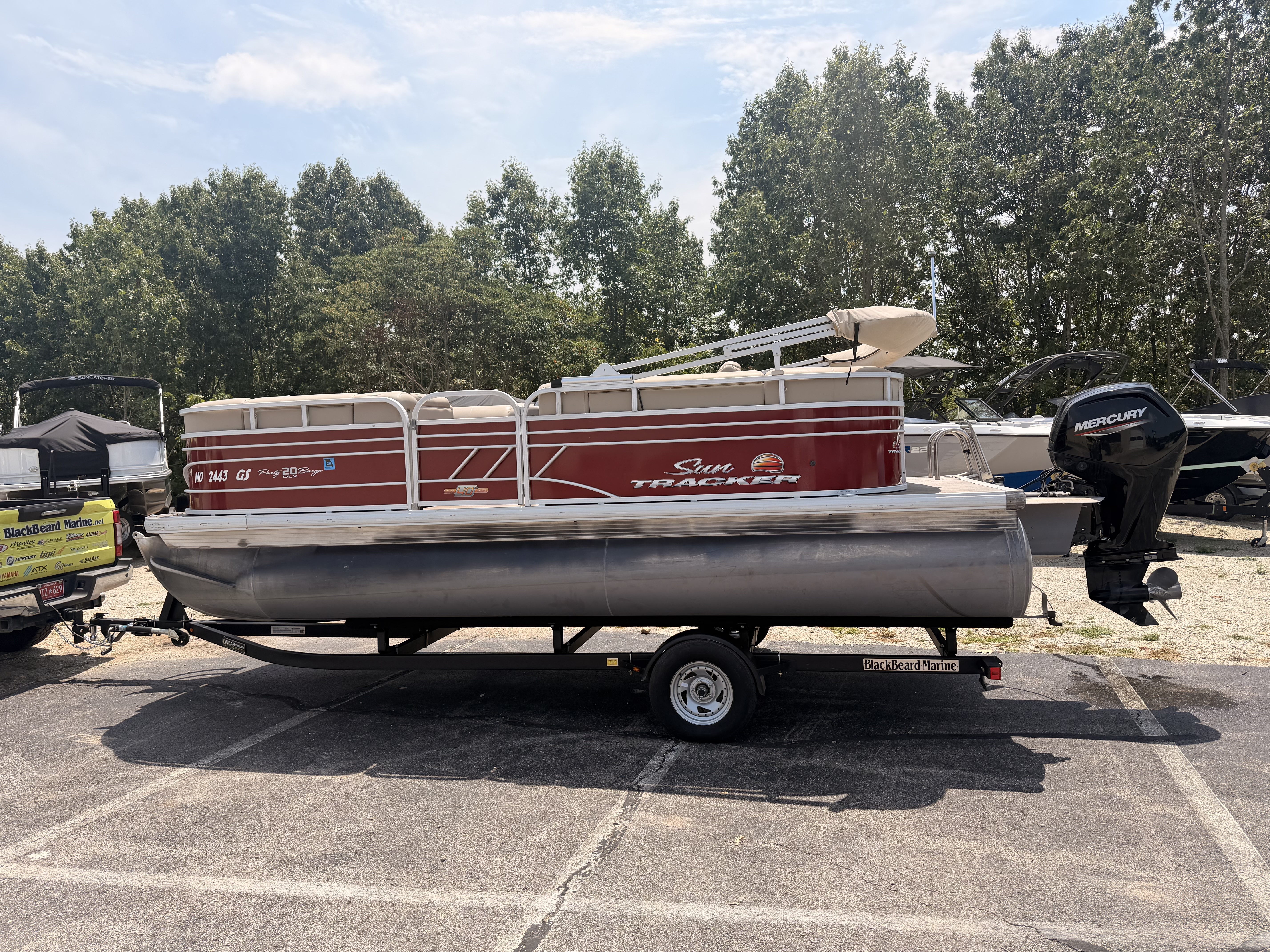 2023 Suntracker 20 DLX PARTY BARGE 22 RF XP3 in branson west MO
