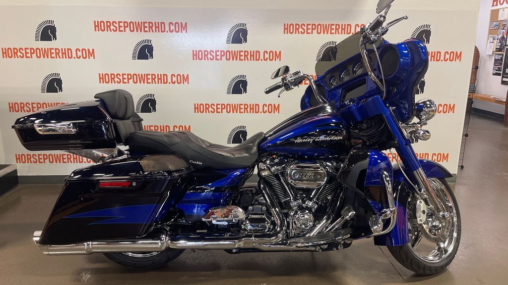 2017 Harley-Davidson® FLHXSE - CVO Street Glide® CVO in Williamsport, PA
