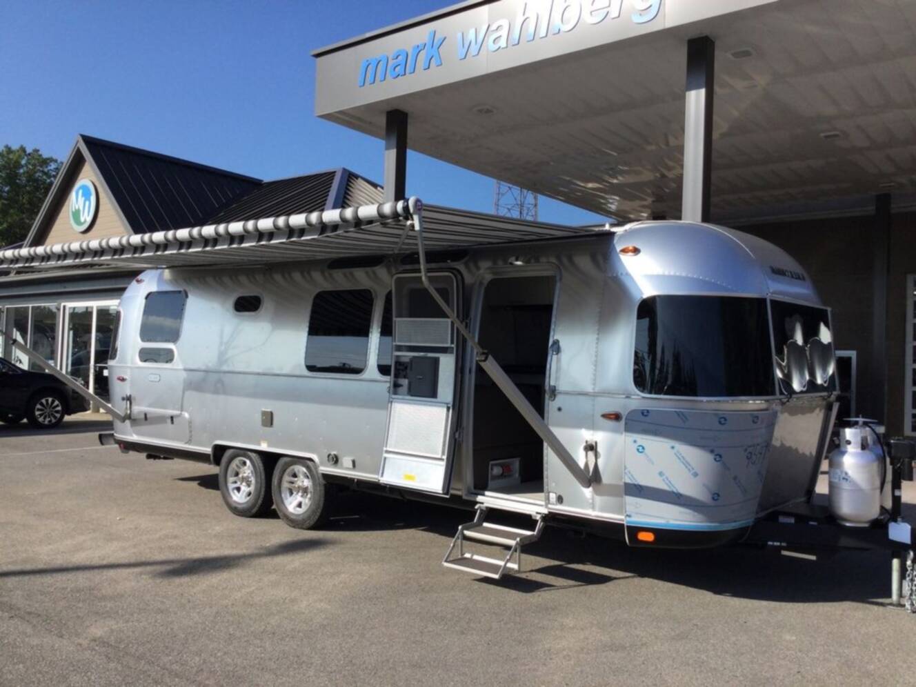 A photo of this 2026 Airstream Classic 28RB