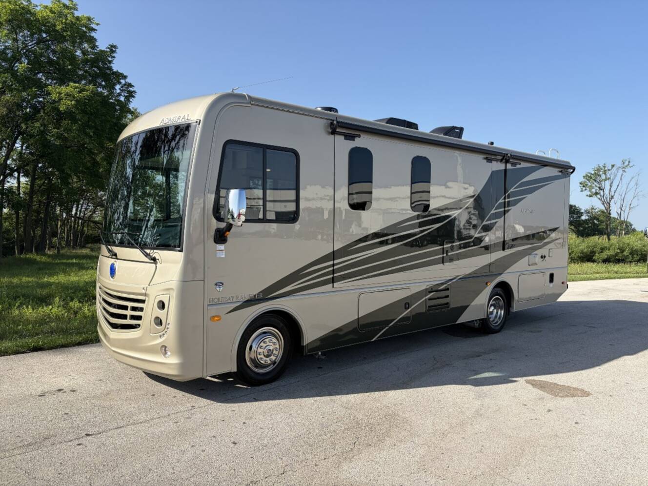 A photo of this 2027 Holiday Rambler Admiral 28A