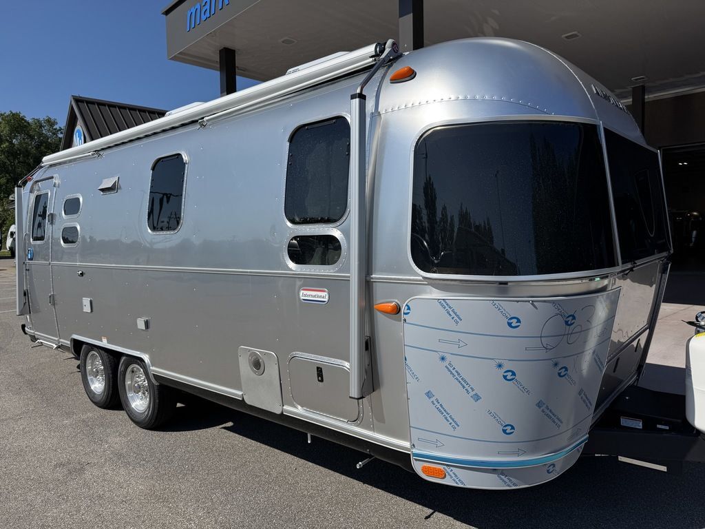 2027 Airstream International INTERNATIONAL 25FB in lorain OH