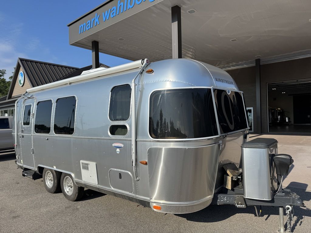 2014 Airstream International Serenity 23FB in lorain OH