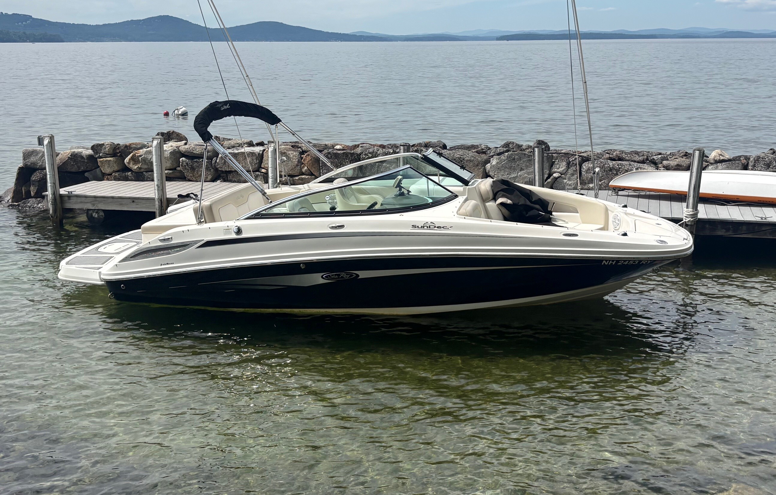 2013 Sea Ray 220SD in wolfeboro NH
