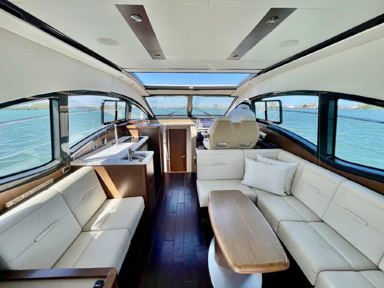 A photo of this 2017 Sea Ray 400 Sundancer