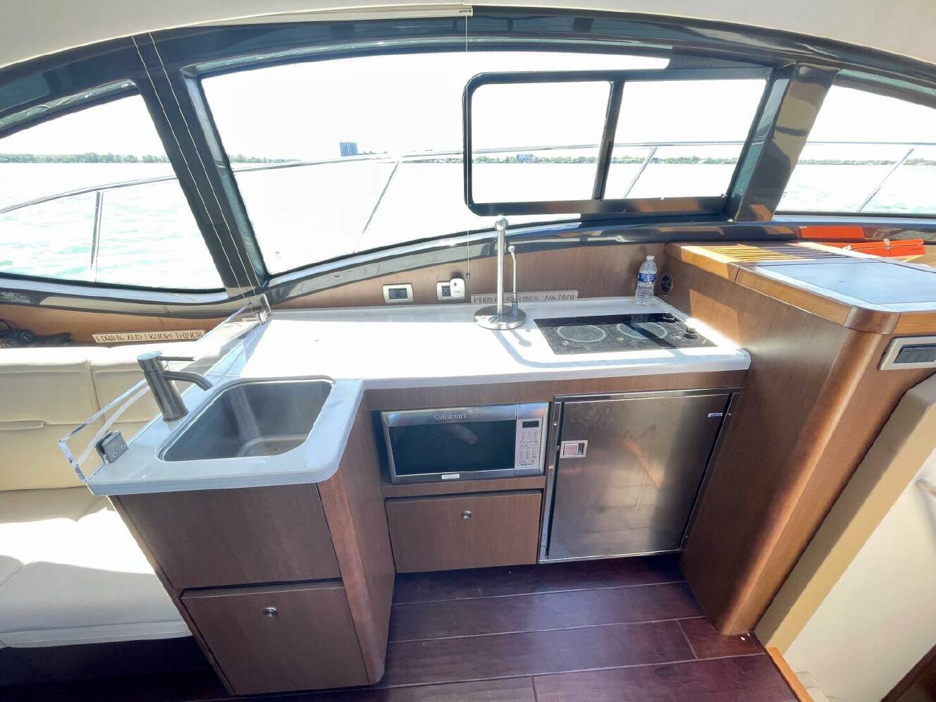 A photo of this 2017 Sea Ray 400 Sundancer