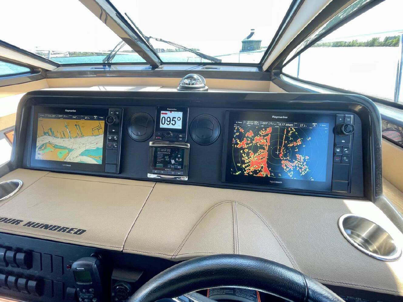A photo of this 2017 Sea Ray 400 Sundancer