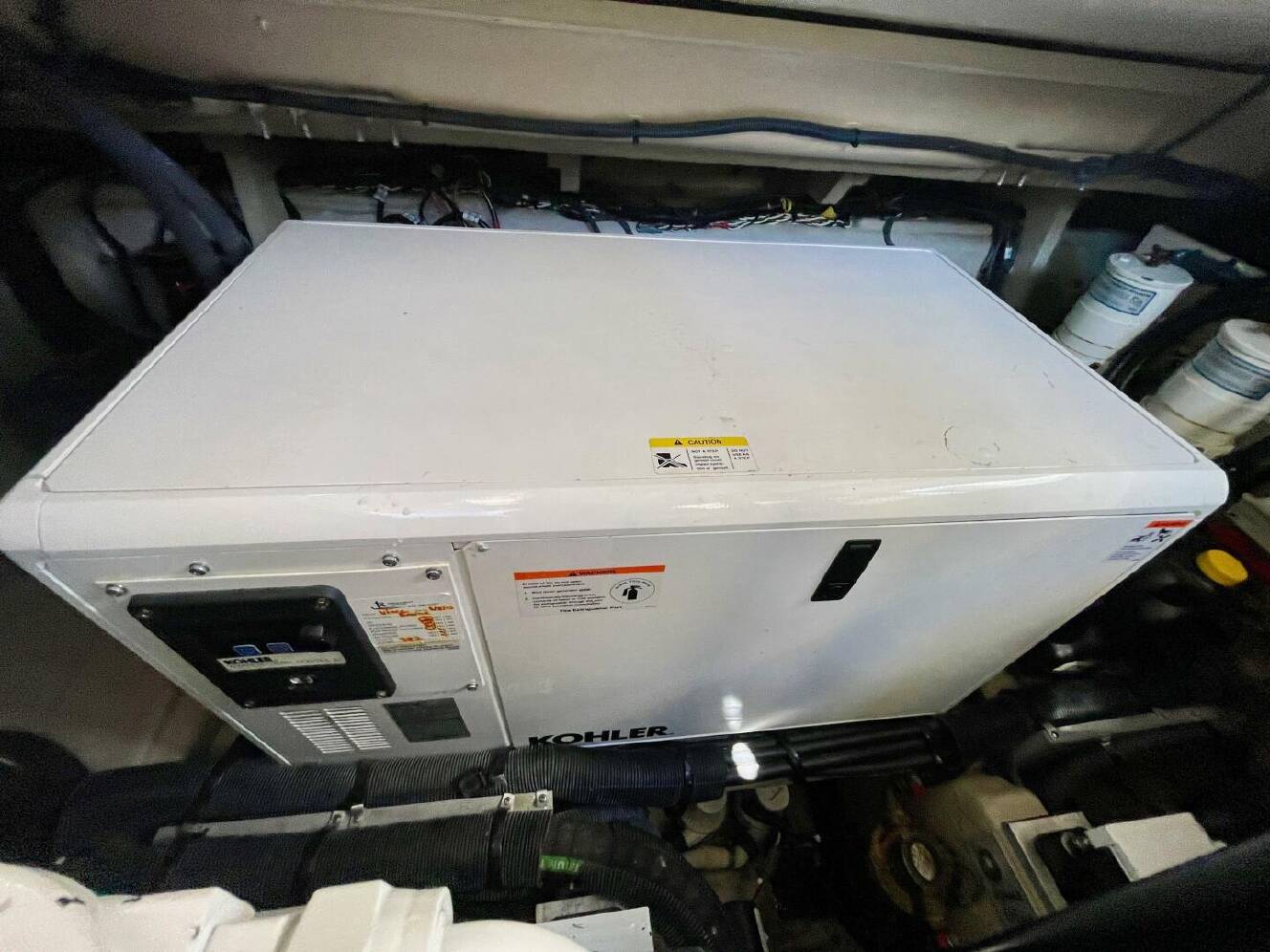 A photo of this 2017 Sea Ray 400 Sundancer
