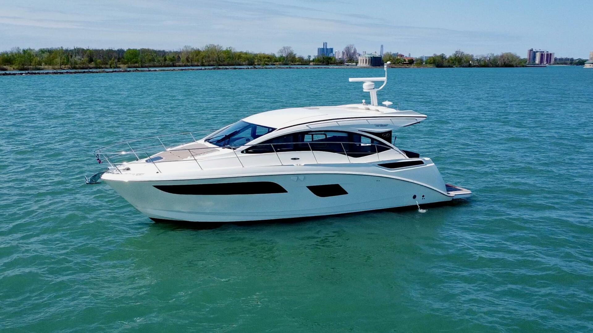 2017 Sea Ray 400 Sundancer in detroit MI