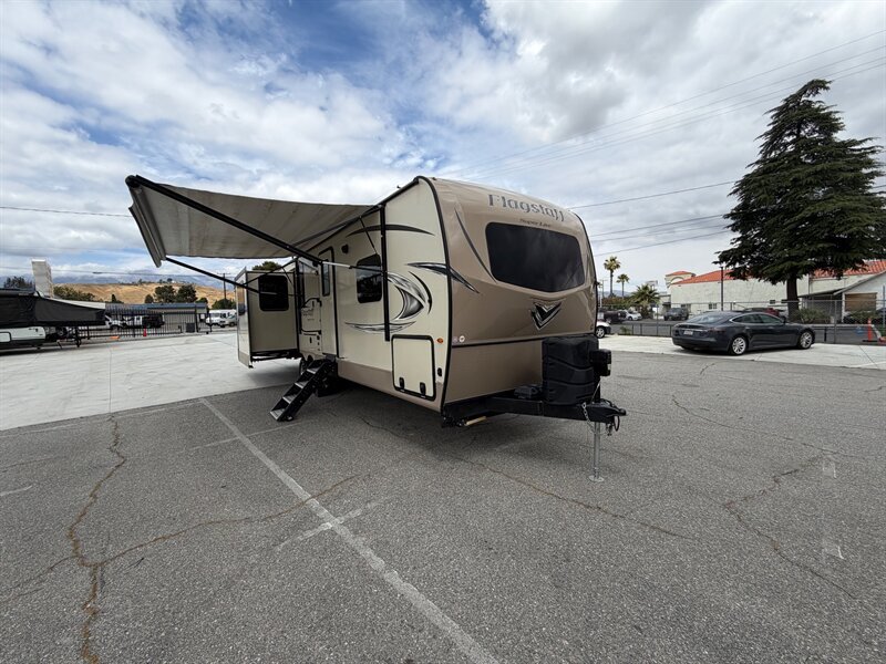 2019 Forest River Flagstaff Lite 27RLWS RV