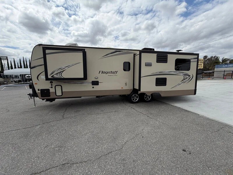 2019 Forest River Flagstaff Lite 27RLWS