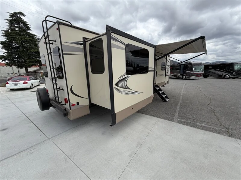 2019 Forest River Flagstaff Lite 27RLWS