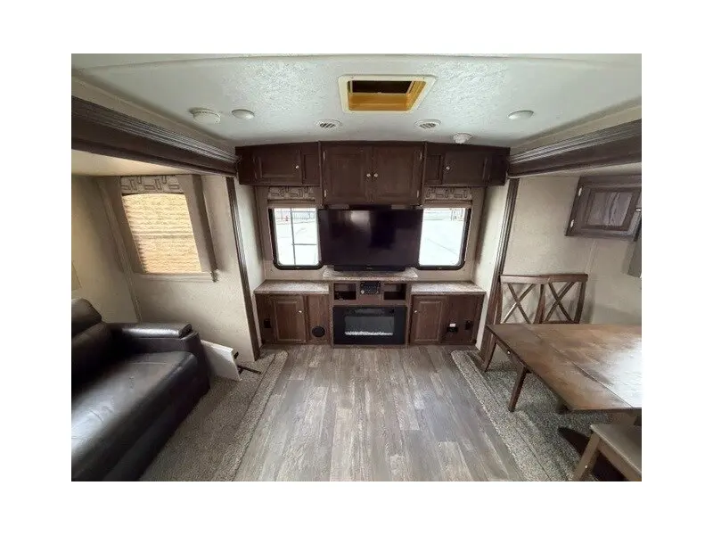 2019 Forest River Flagstaff Lite 27RLWS