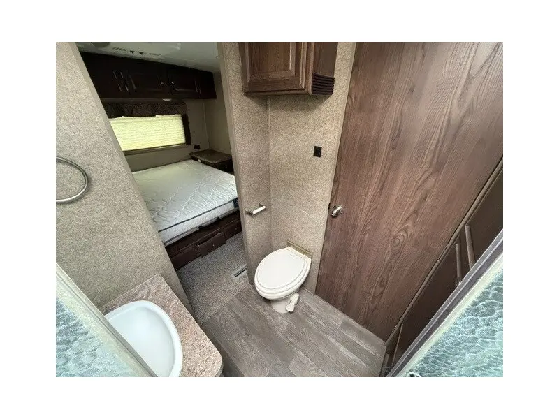2019 Forest River Flagstaff Lite 27RLWS