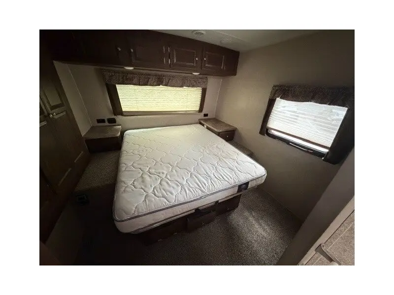 2019 Forest River Flagstaff Lite 27RLWS
