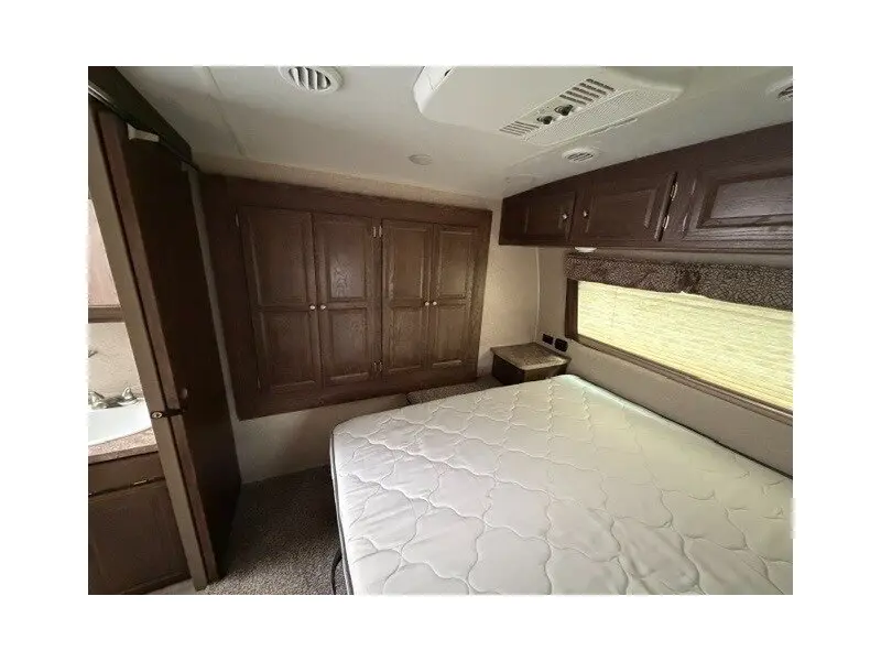 2019 Forest River Flagstaff Lite 27RLWS