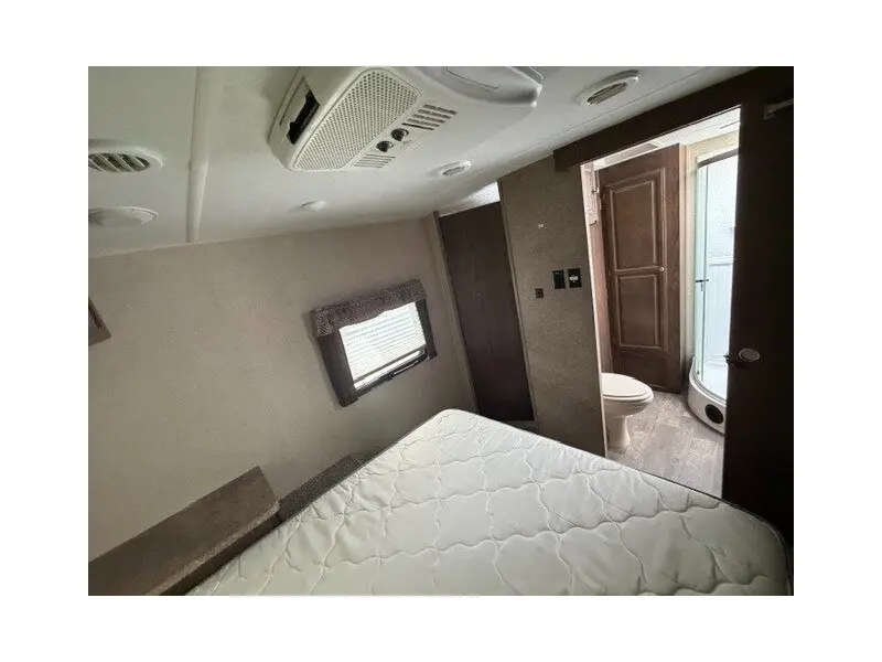 2019 Forest River Flagstaff Lite 27RLWS