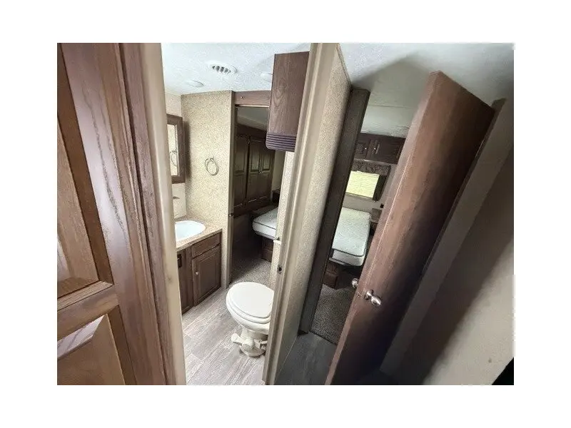 2019 Forest River Flagstaff Lite 27RLWS