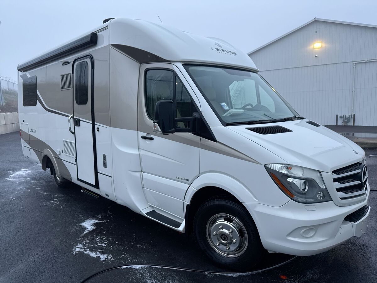 2016 Leisure Travel Unity 24TB in medford OR