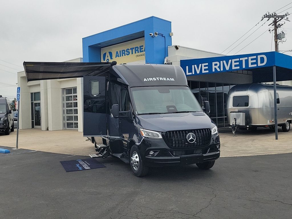 2027 Airstream Atlas Murphy Suite Twin in midway city CA