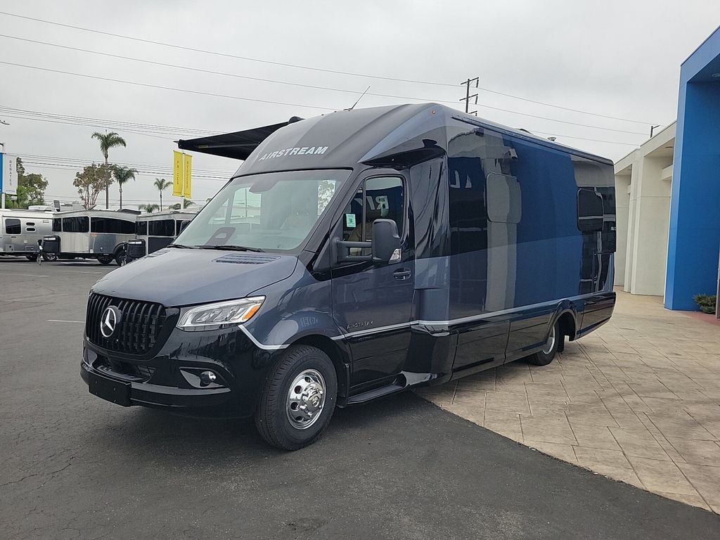 2027 Airstream Atlas Murphy Suite Twin in midway city CA