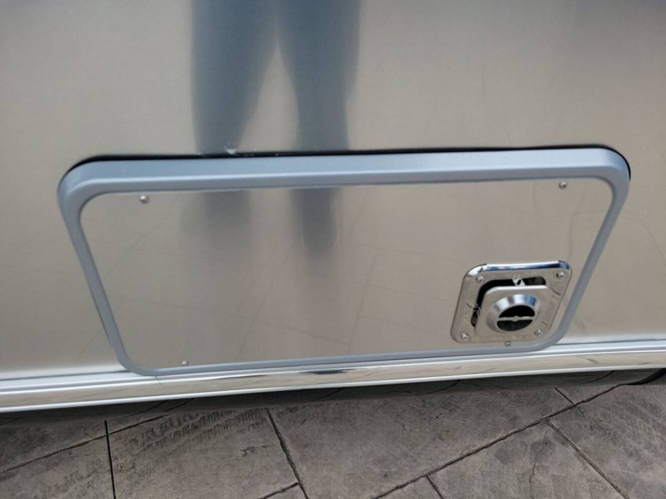 A photo of this 2026 Airstream International 27FBQ Queen