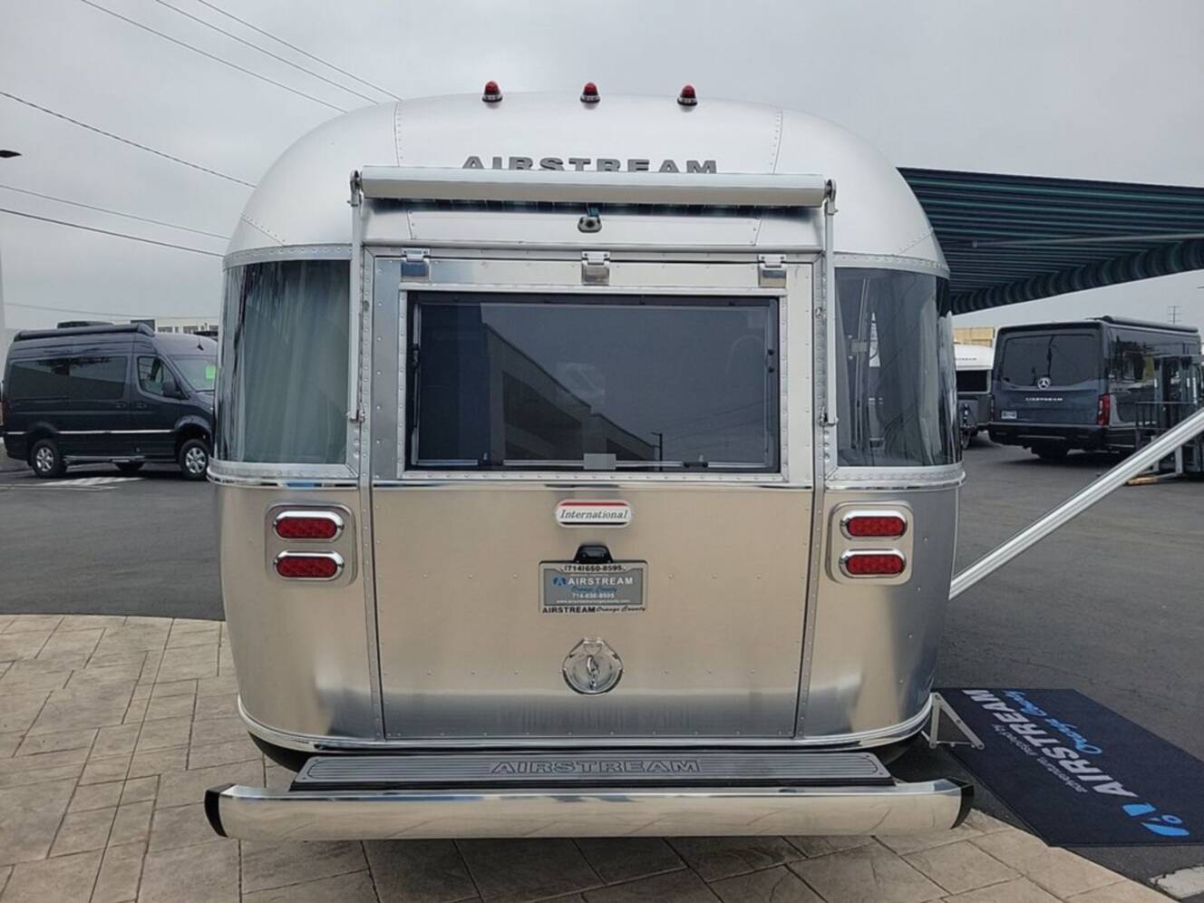 A photo of this 2026 Airstream International 27FBQ Queen