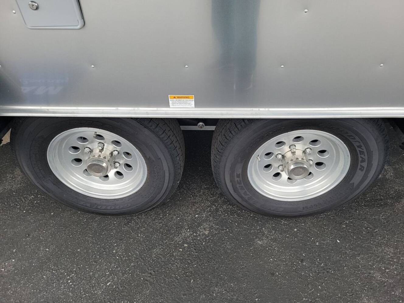 A photo of this 2026 Airstream International 27FBQ Queen