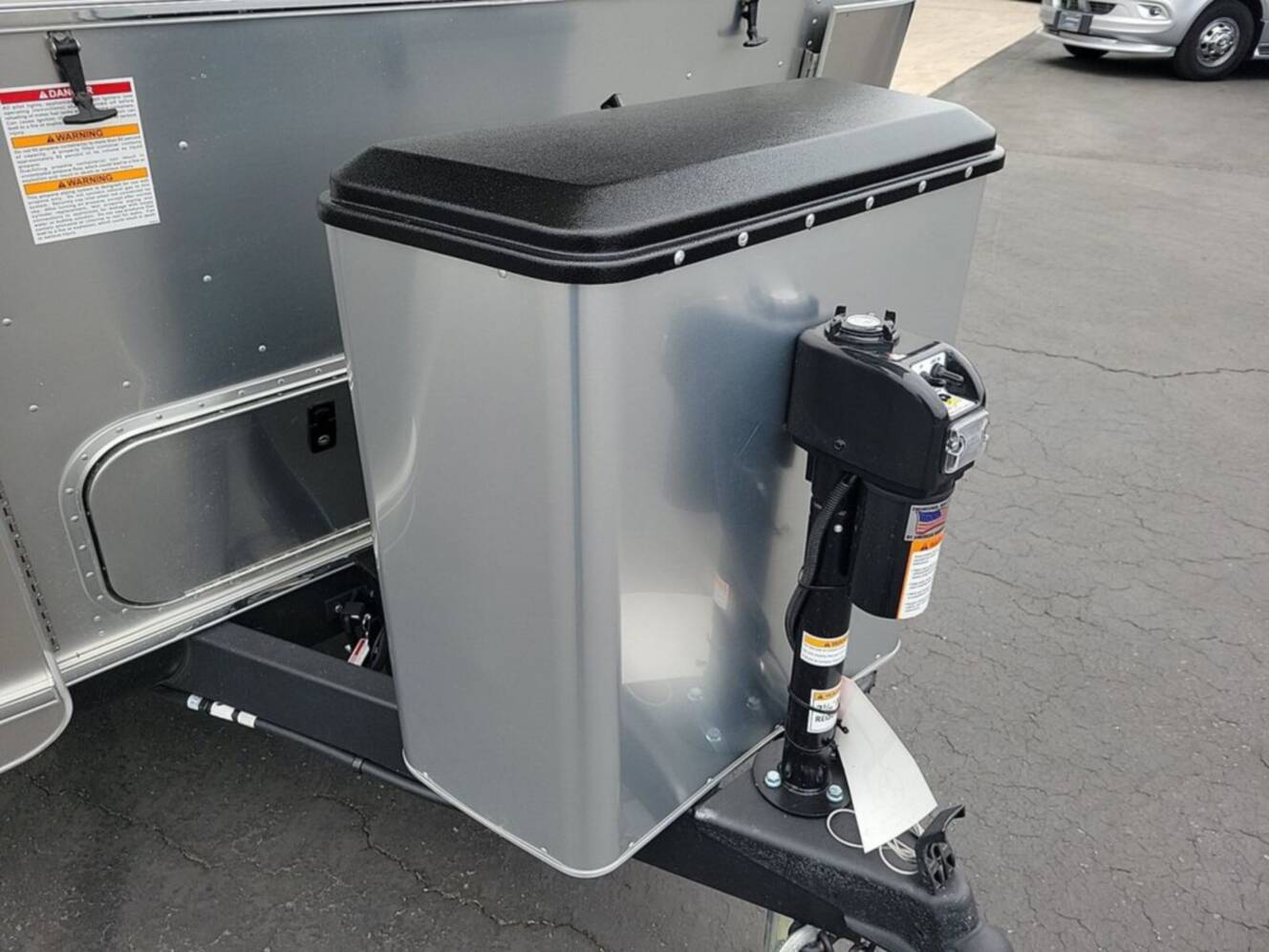 A photo of this 2026 Airstream International 27FBQ Queen