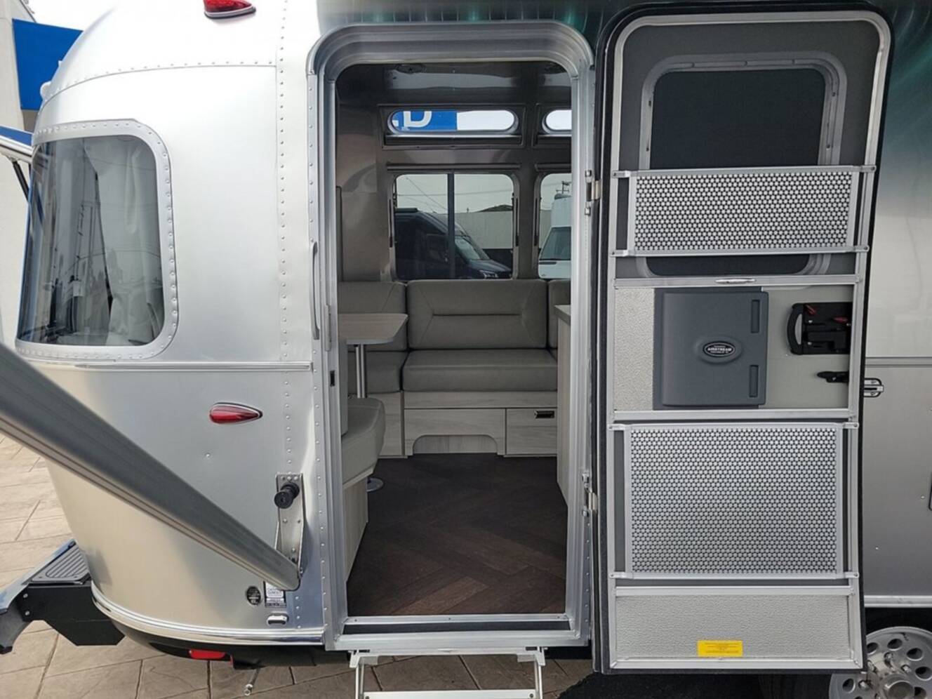 A photo of this 2026 Airstream International 27FBQ Queen