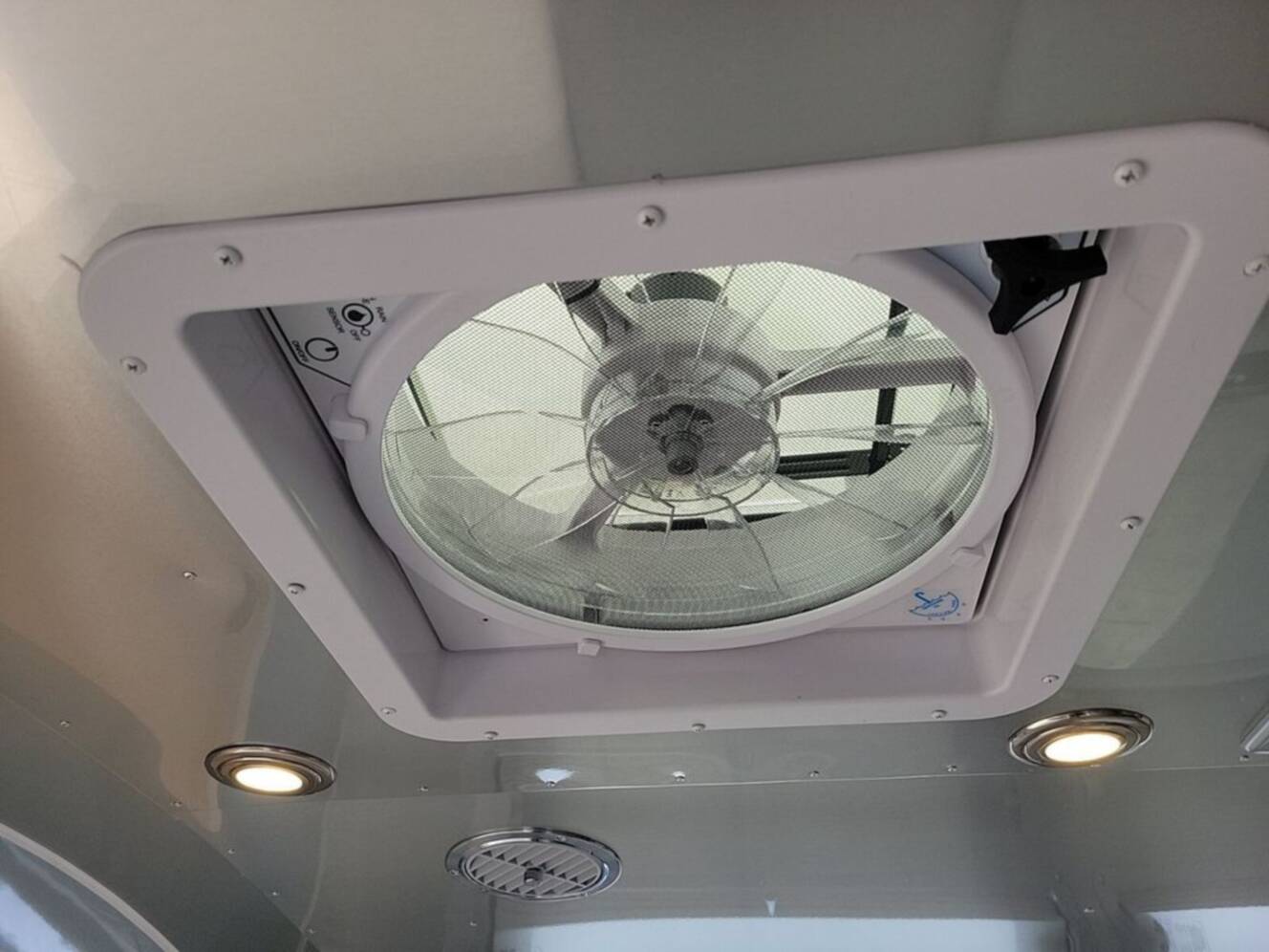 A photo of this 2026 Airstream International 27FBQ Queen