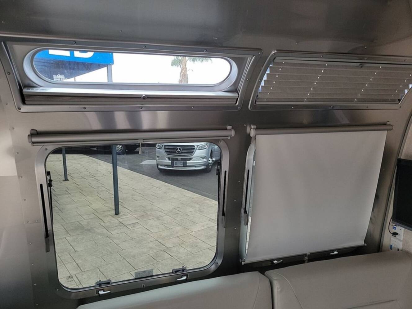 A photo of this 2026 Airstream International 27FBQ Queen