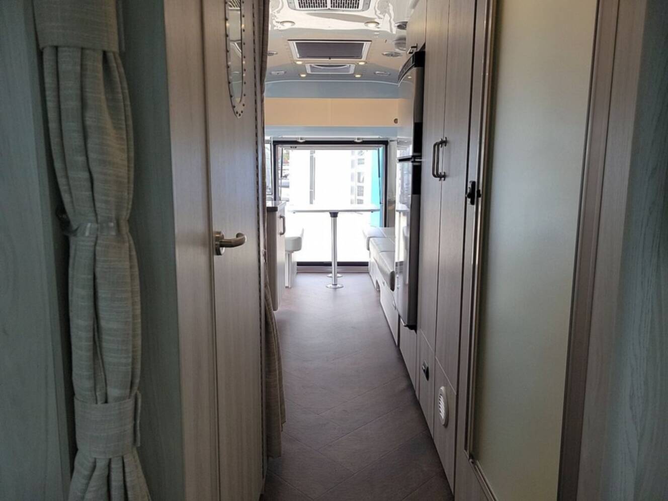 A photo of this 2026 Airstream International 27FBQ Queen