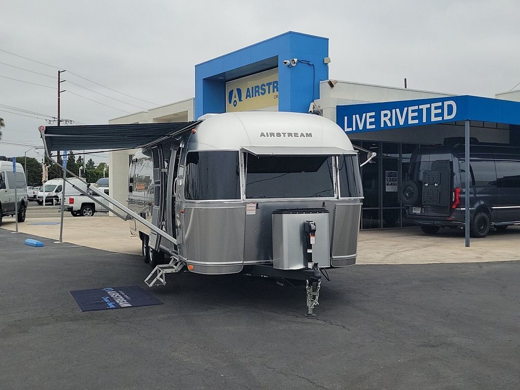2026 Airstream Globetrotter® 30RB Twin in midway city CA