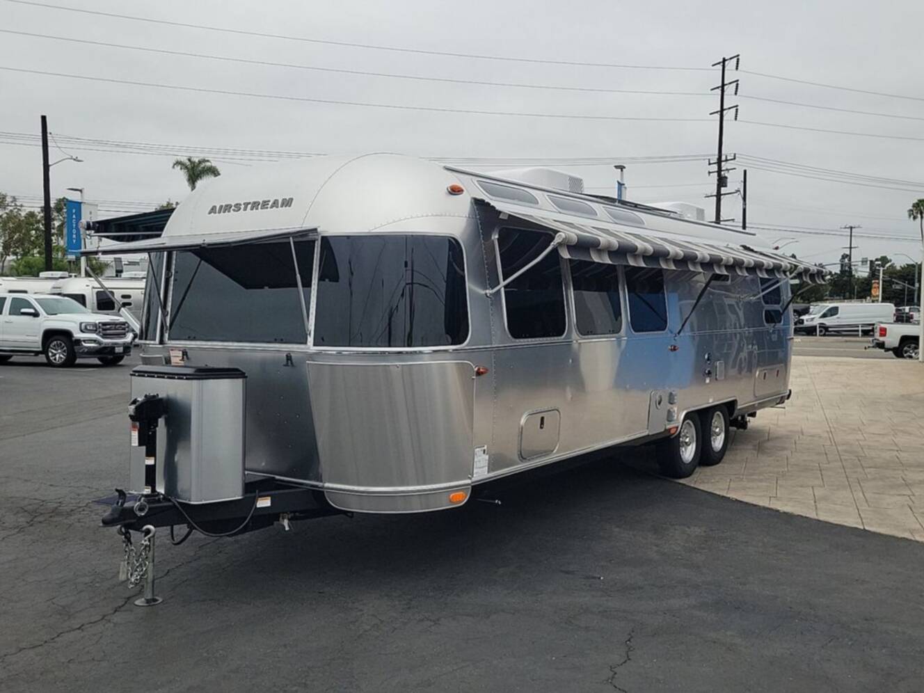 A photo of this 2026 Airstream Globetrotter® 30RB Twin