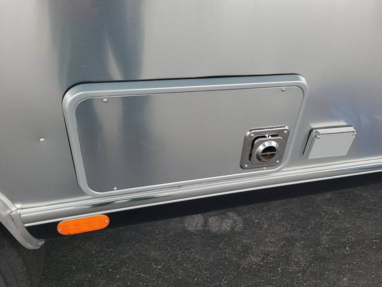 A photo of this 2026 Airstream Globetrotter® 30RB Twin