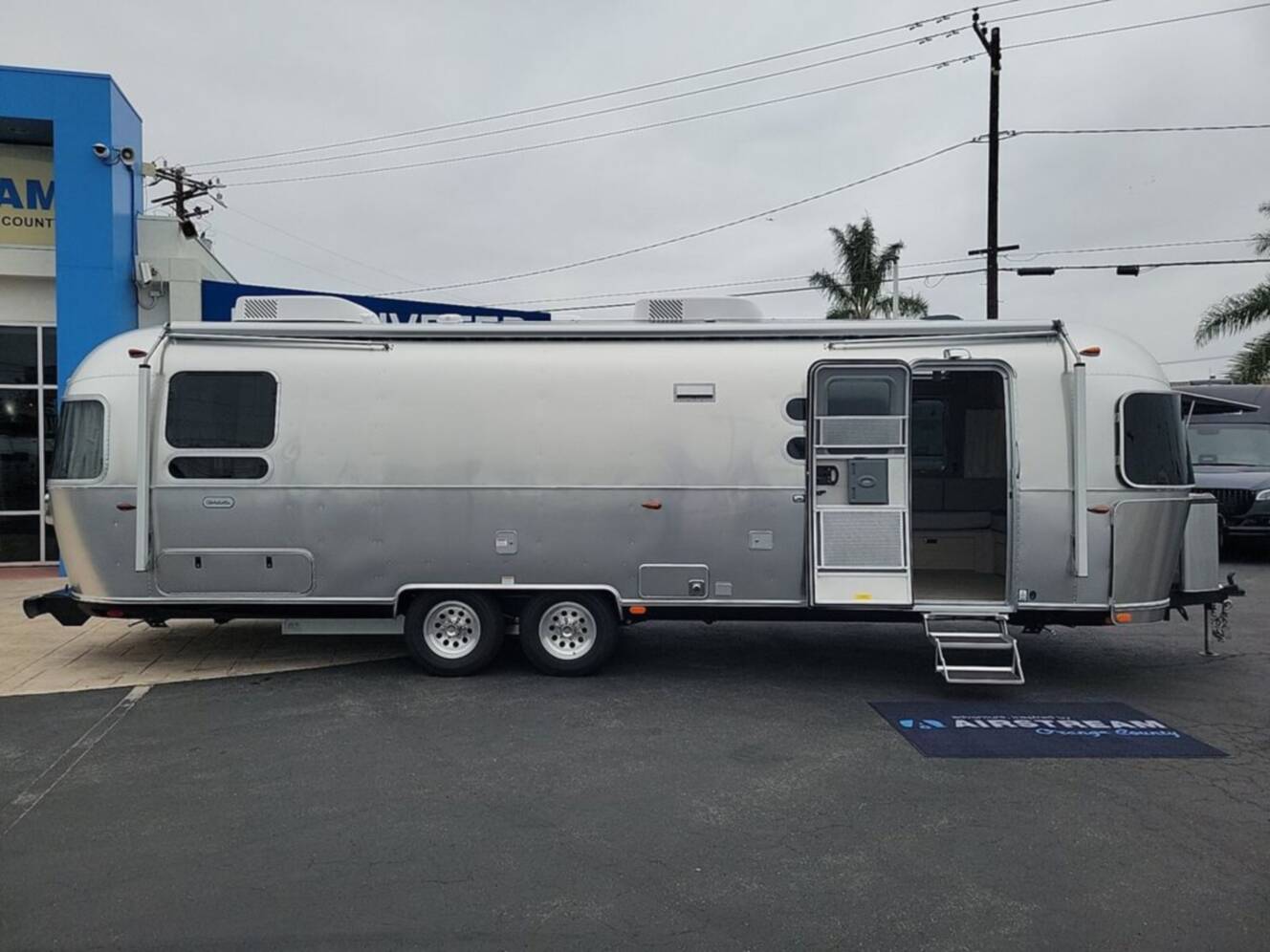 A photo of this 2026 Airstream Globetrotter® 30RB Twin